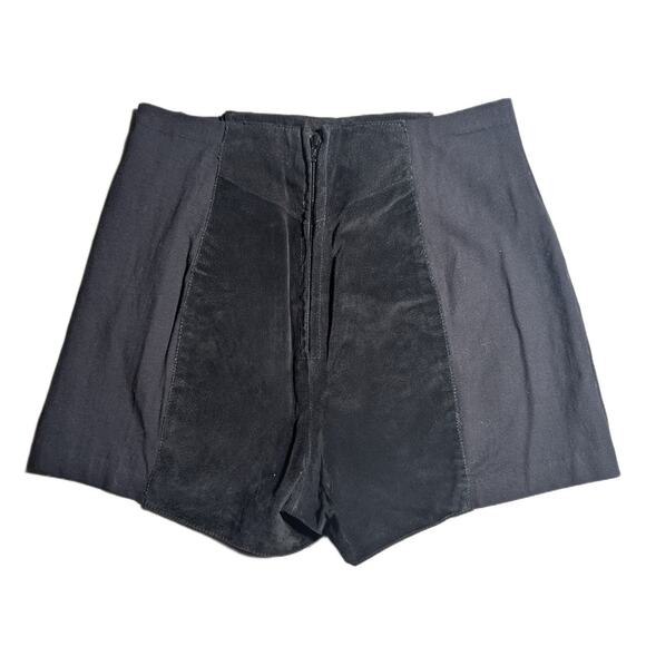 Vtg Y2K Wilson's Leather Black Suede Lace-Up Stretch Side Short Shorts Sz XL - Picture 2 of 3